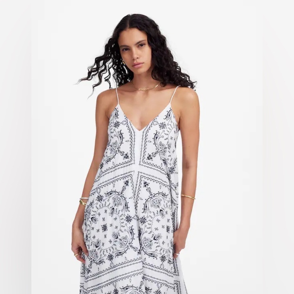 Madewell Embroidered Deep V-Neck Midi Dress in Bandana - Picture 8 of 10